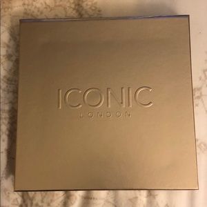 Iconic London Day to Slay Eyeshadow Palette